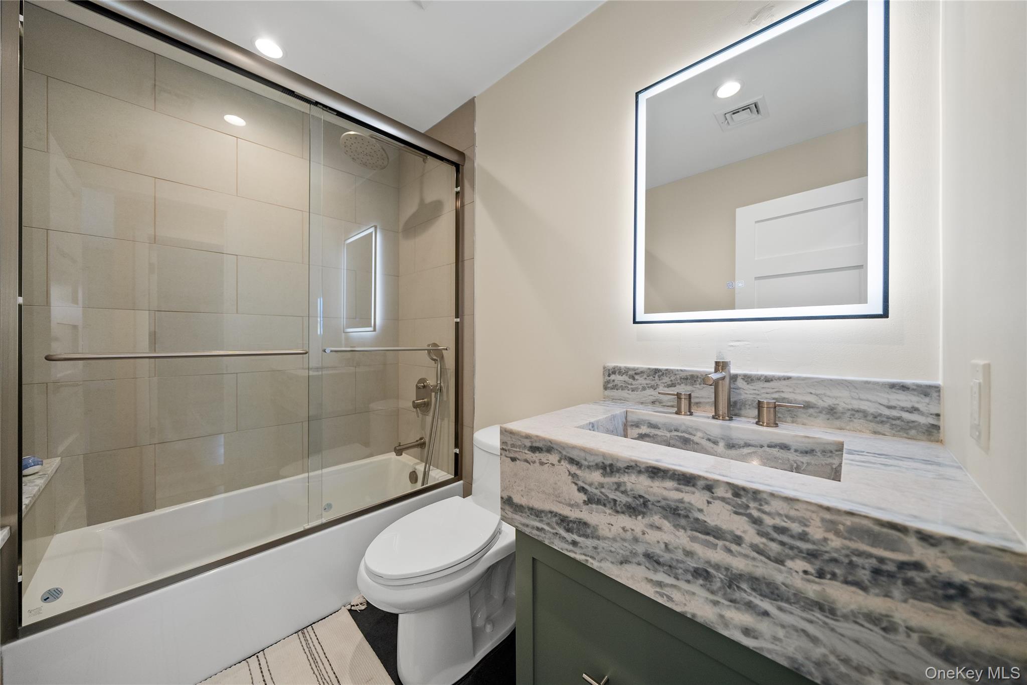 21 Doral Lane, Bay Shore, NY 11706