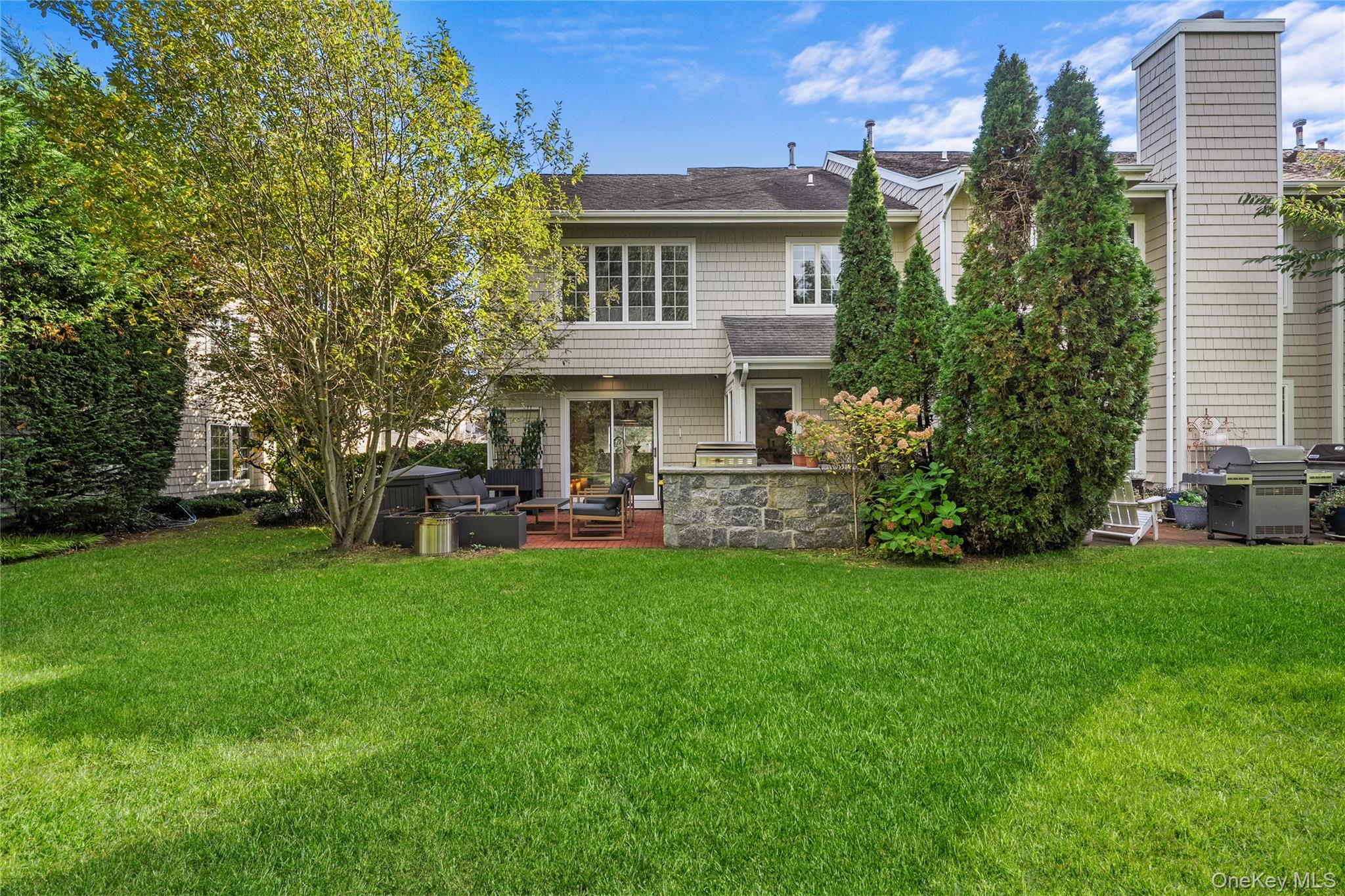 21 Doral Lane, Bay Shore, NY 11706