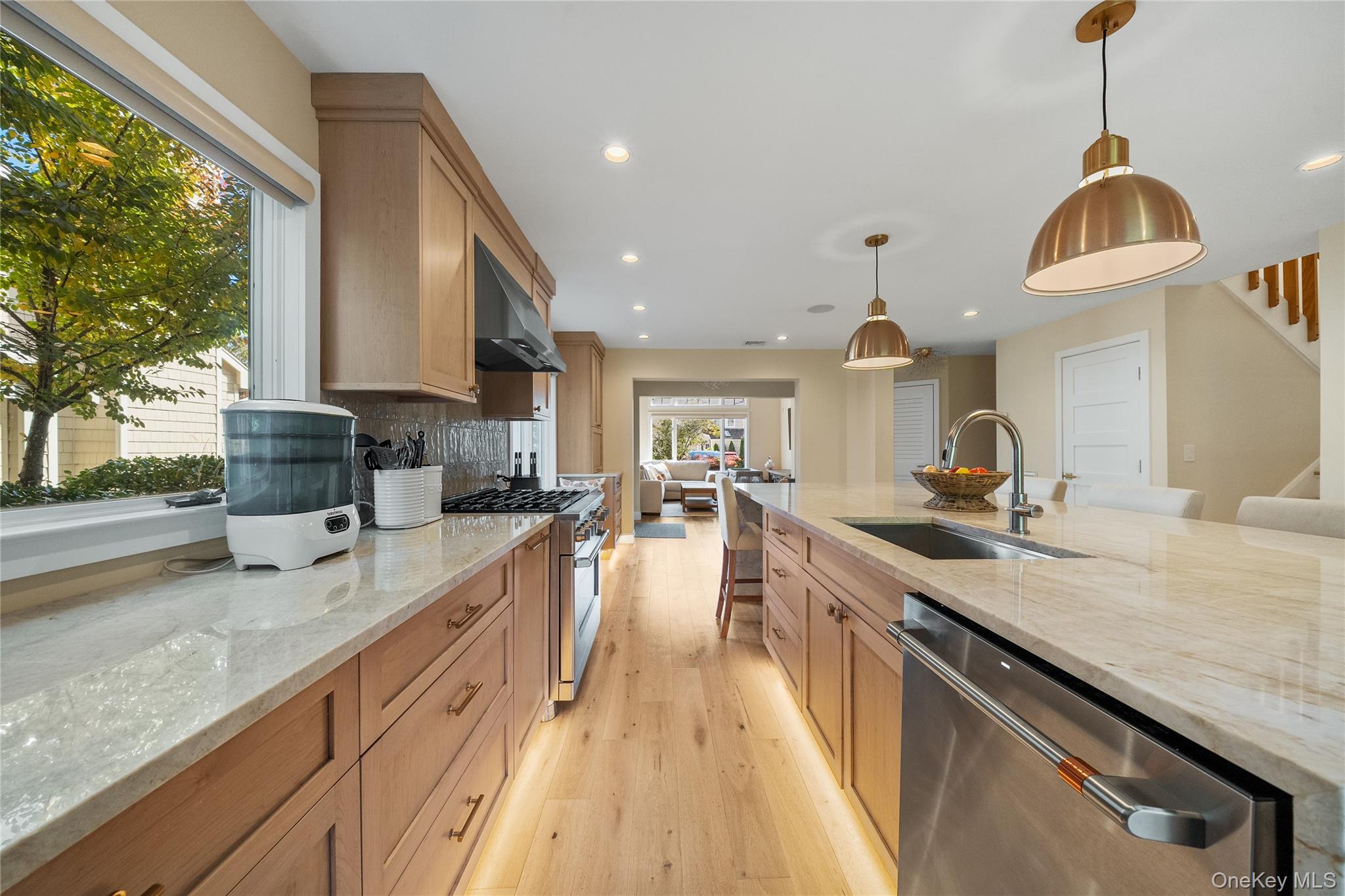 21 Doral Lane, Bay Shore, NY 11706