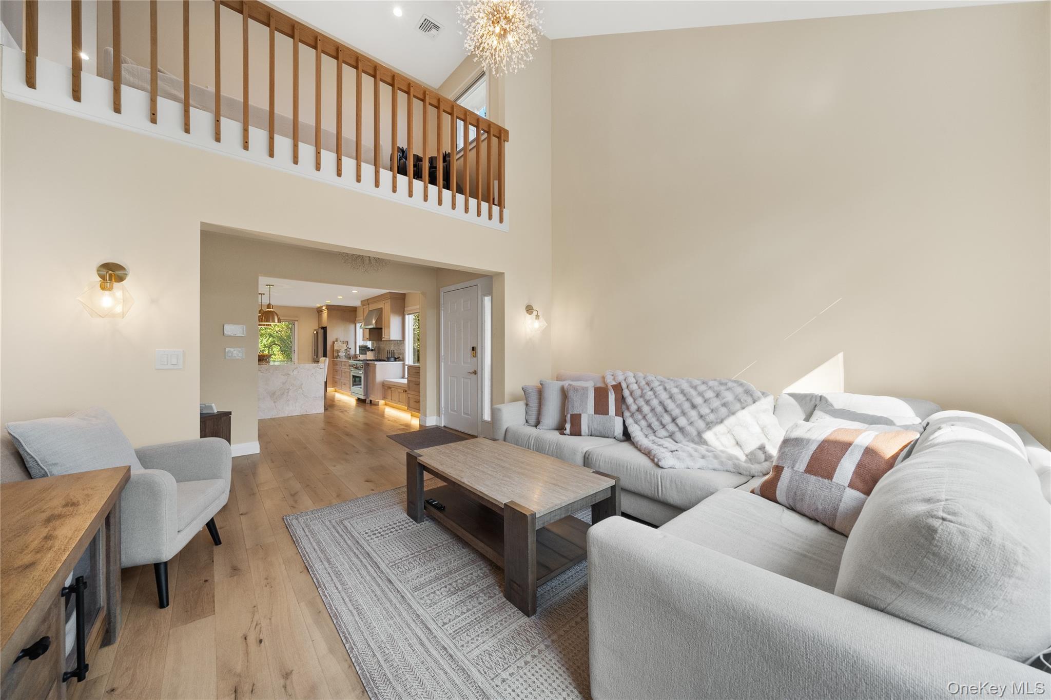 21 Doral Lane, Bay Shore, NY 11706