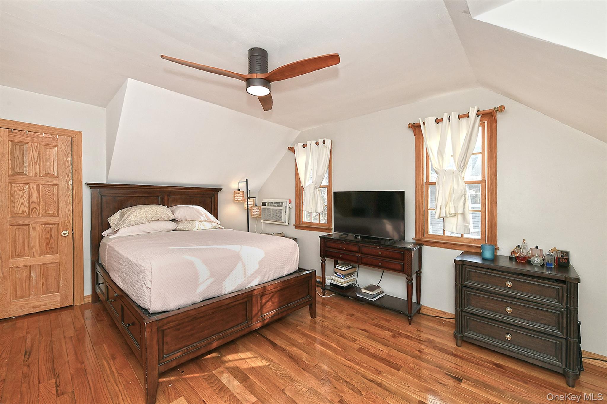 60 Connecticut Avenue, Freeport, NY 11520