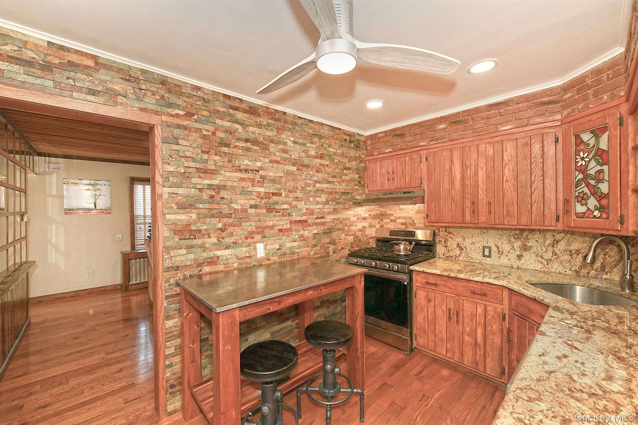 60 Connecticut Avenue, Freeport, NY 11520