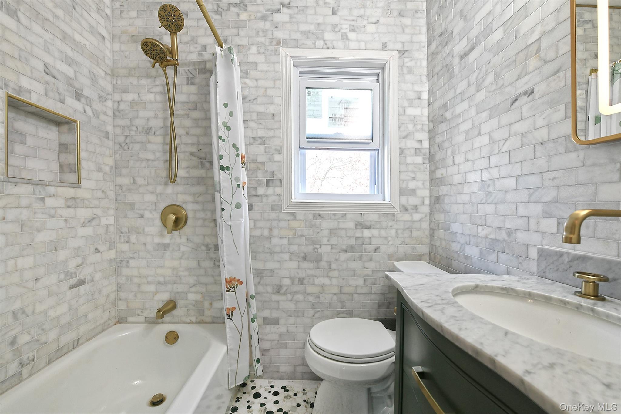 60 Connecticut Avenue, Freeport, NY 11520