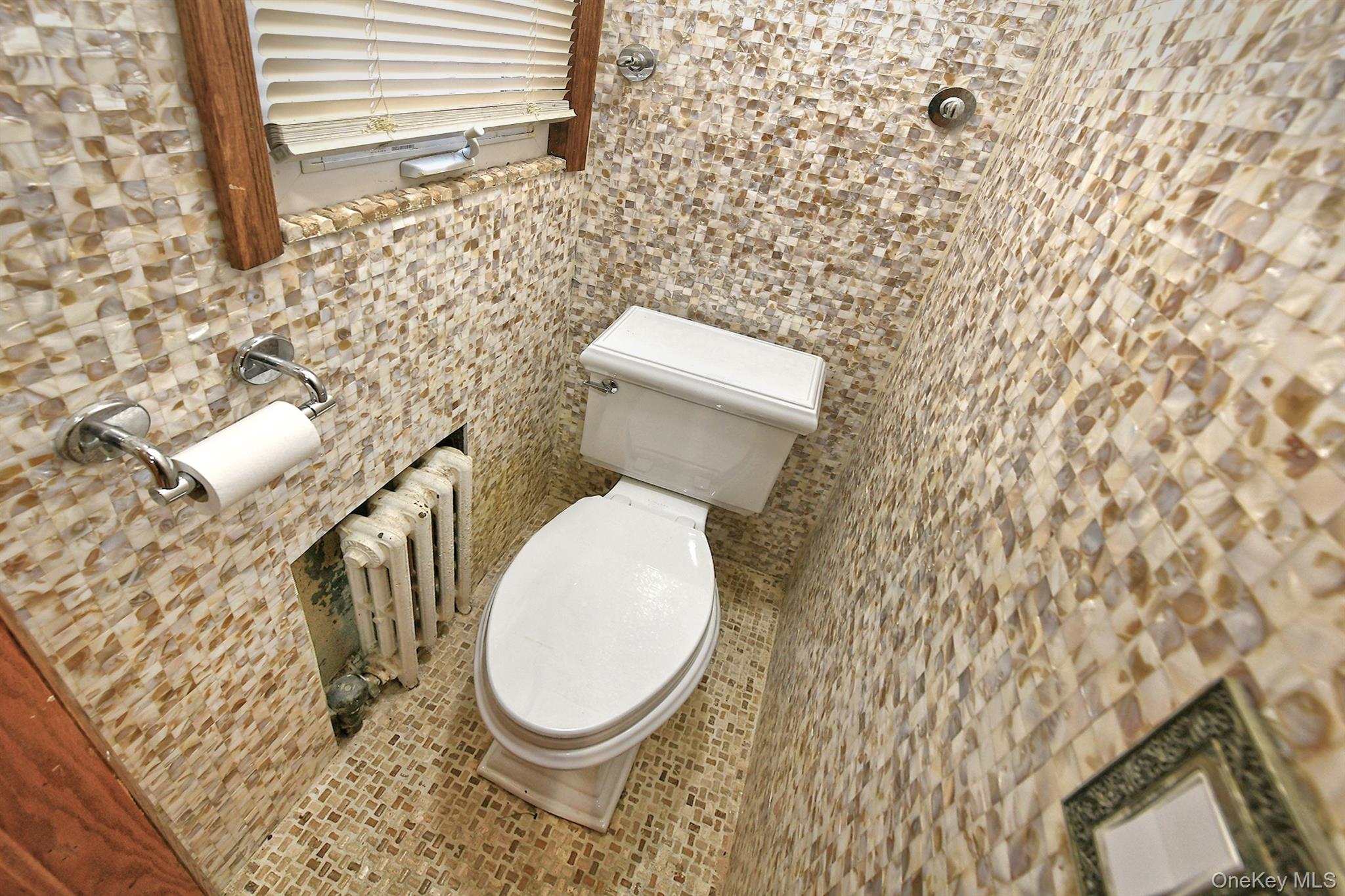 60 Connecticut Avenue, Freeport, NY 11520