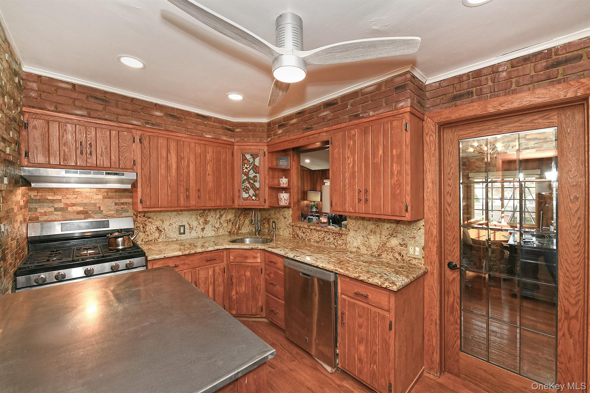 60 Connecticut Avenue, Freeport, NY 11520