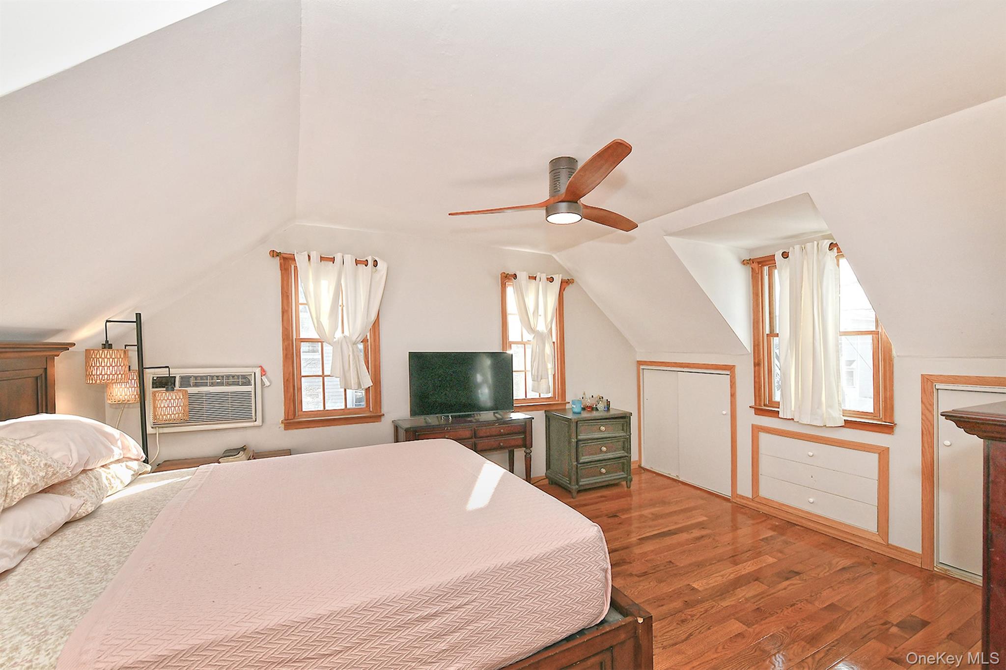 60 Connecticut Avenue, Freeport, NY 11520