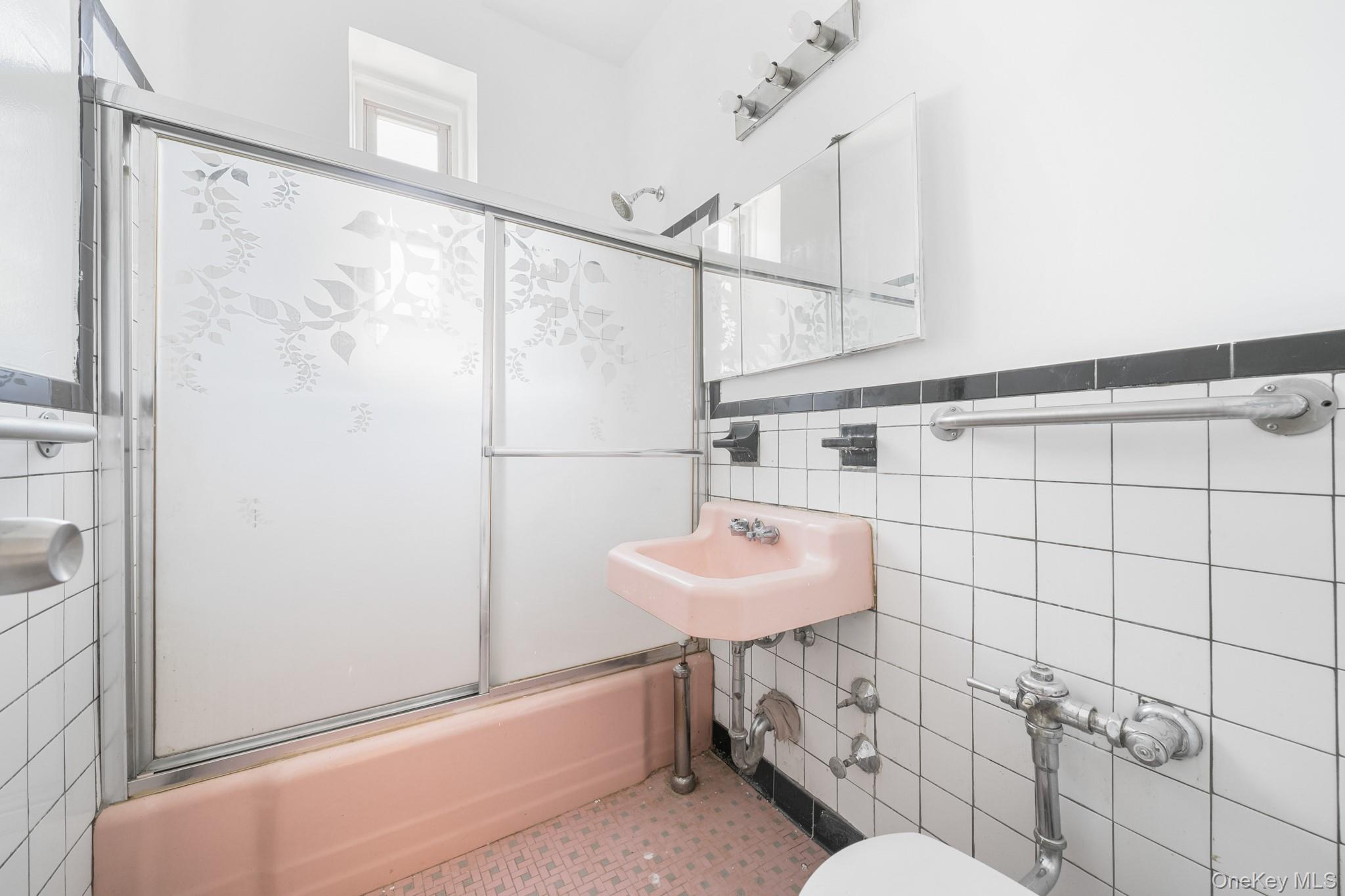 245 Rumsey Rd # 2X, Yonkers, NY 10701