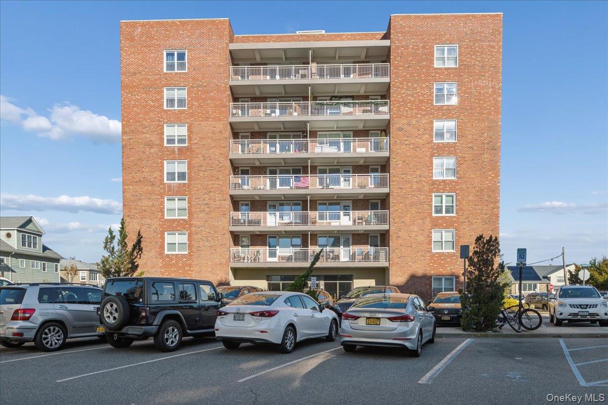 855 E Broadway # 4G, Long Beach, NY 11561