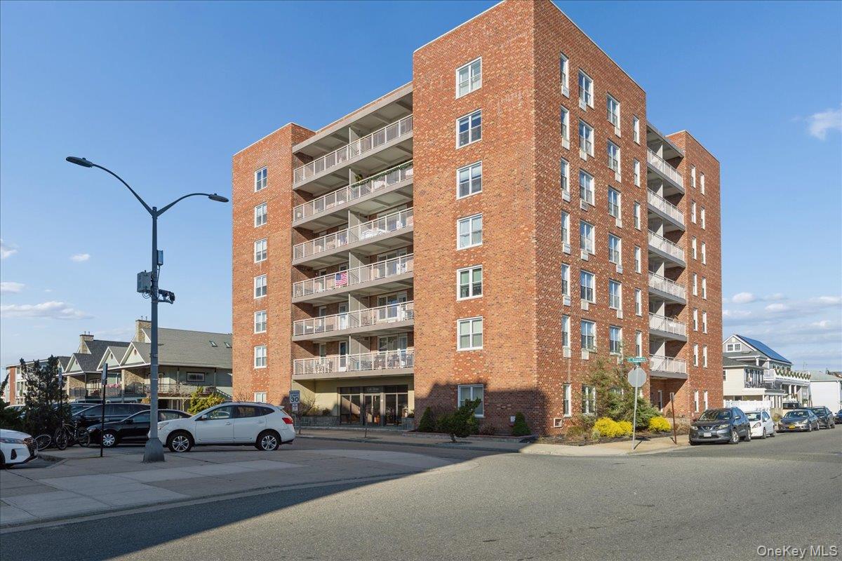 855 E Broadway # 4G, Long Beach, NY 11561