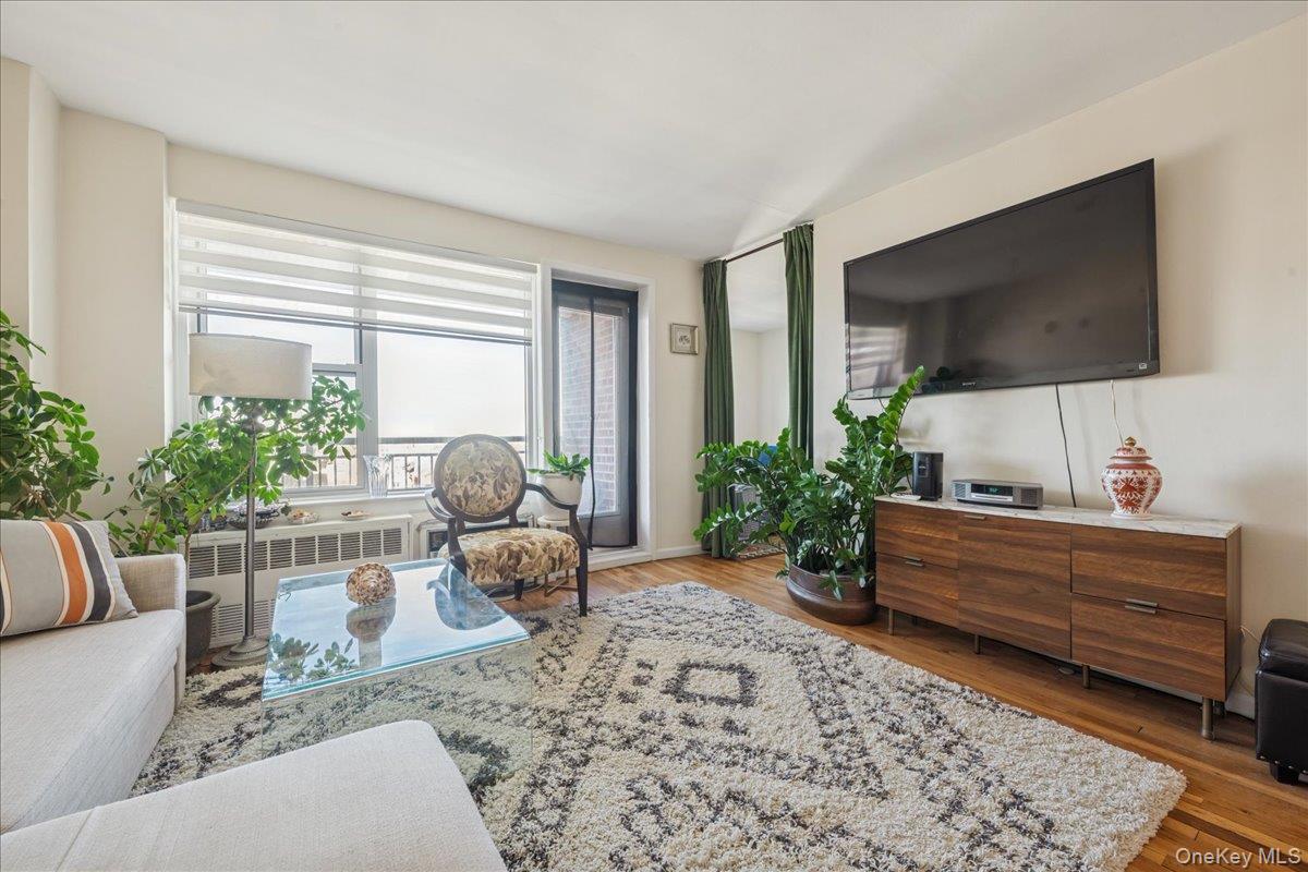 855 E Broadway # 4G, Long Beach, NY 11561