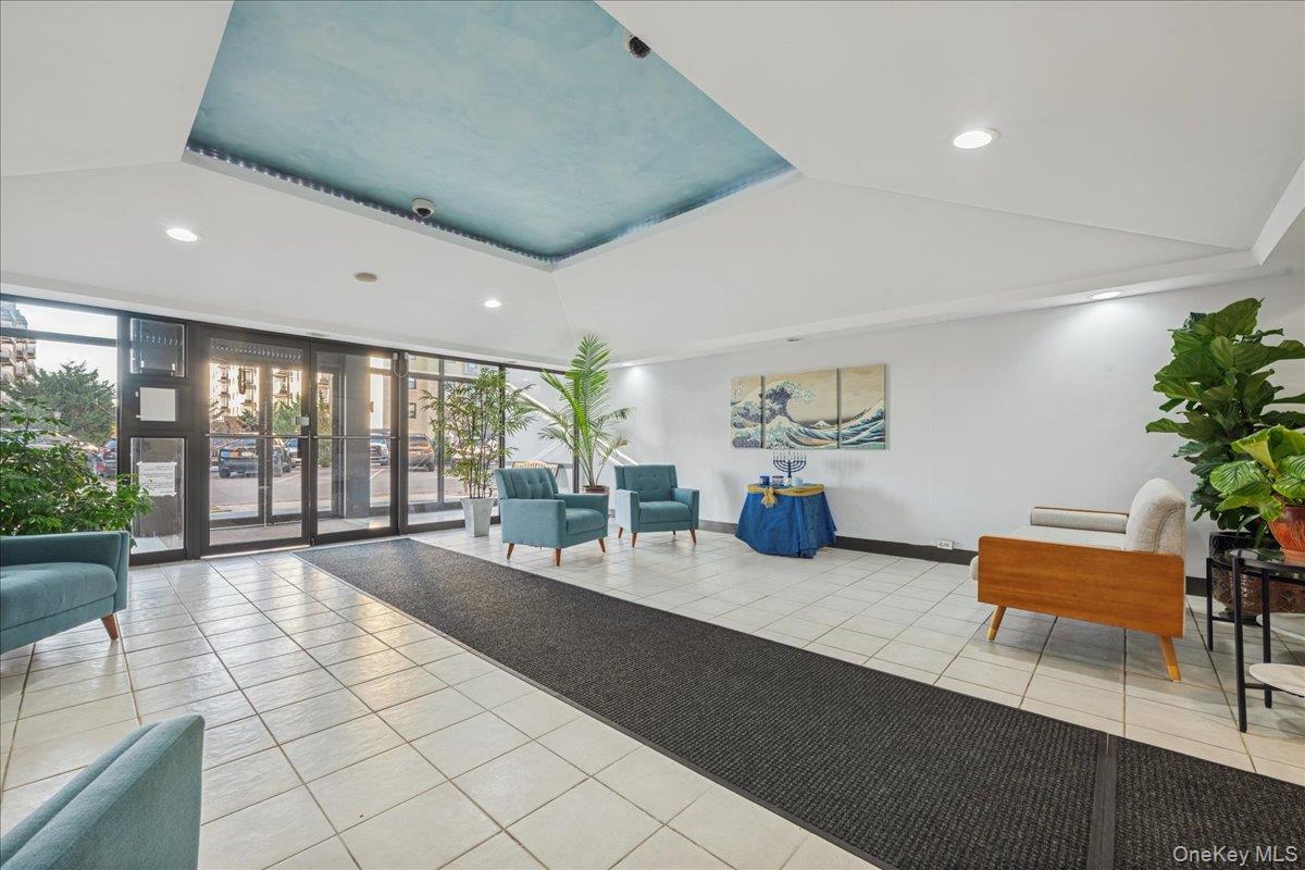 855 E Broadway # 4G, Long Beach, NY 11561