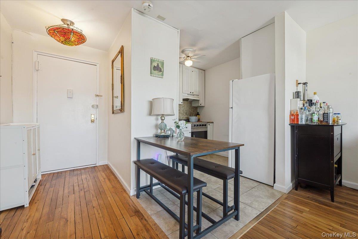 855 E Broadway # 4G, Long Beach, NY 11561