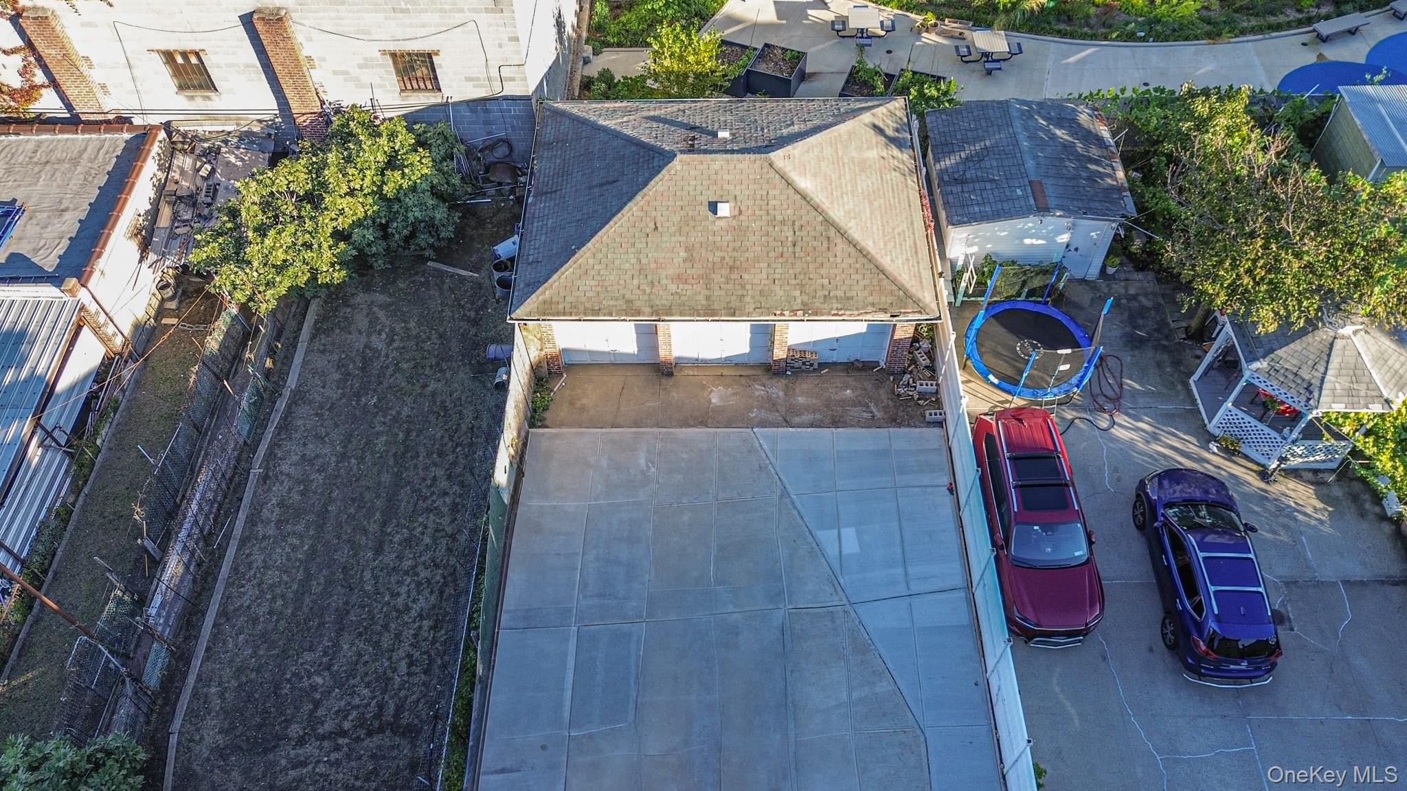 4518 Richardson Avenue, Bronx, NY 10470