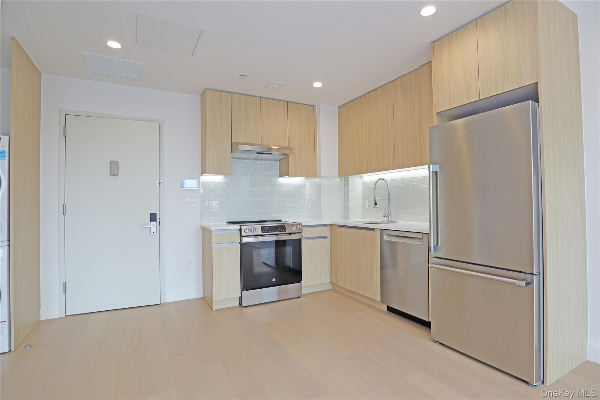 15002 Northern Boulevard # 4B, Flushing, NY 11354