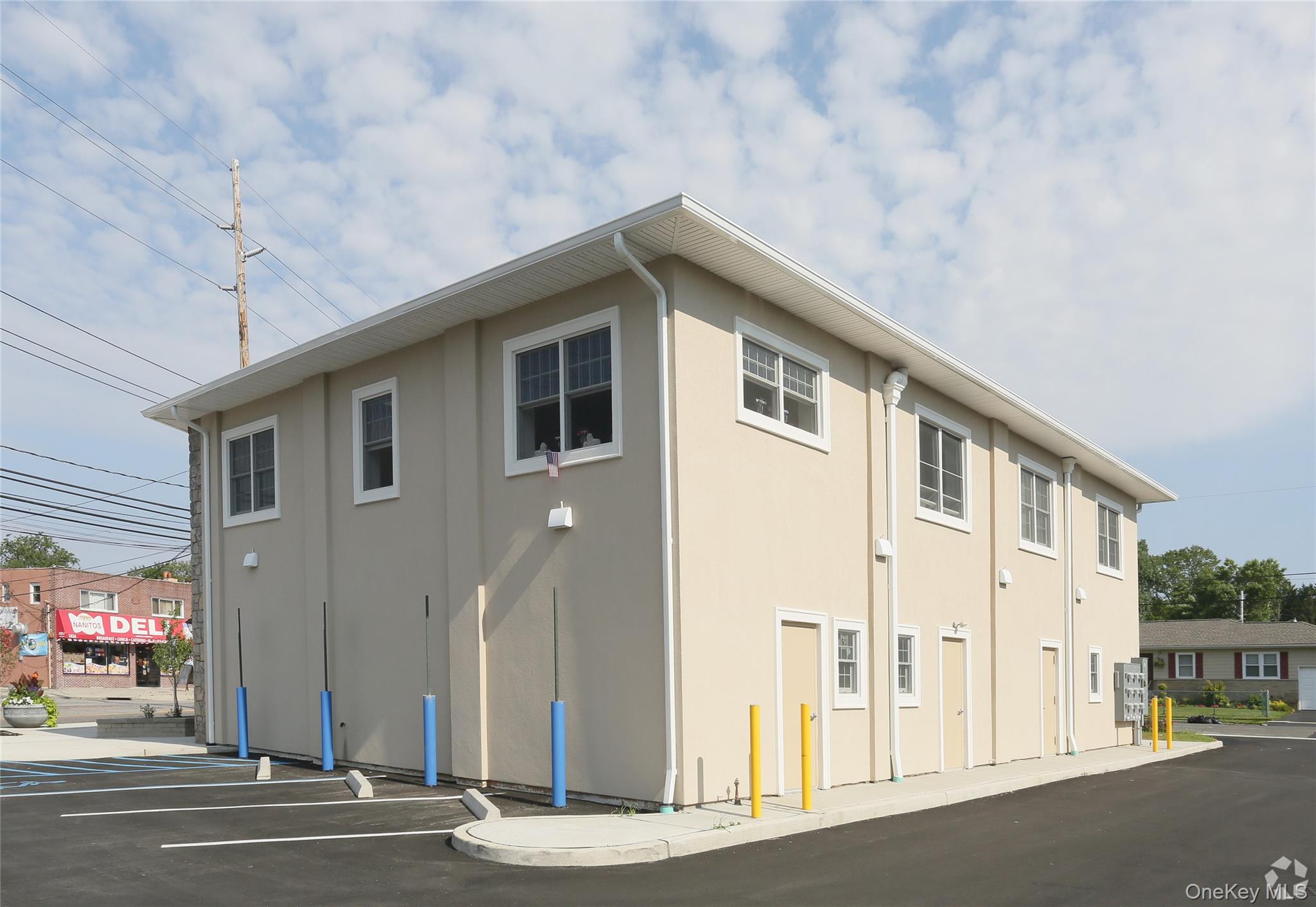 1025-1033 Little East Neck Rd Road, West Babylon, NY 11704