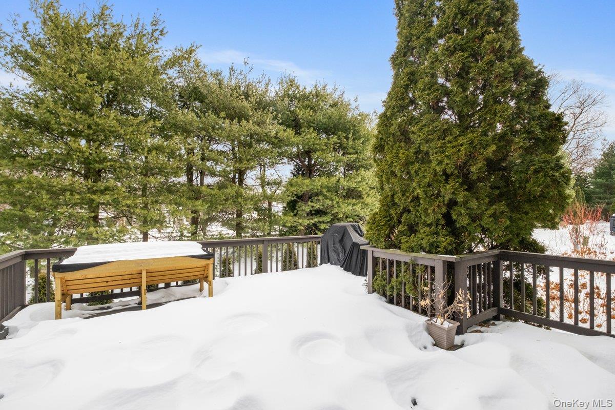 39 Alex Drive, White Plains, NY 10605