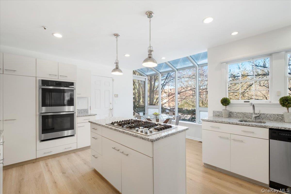 39 Alex Drive, White Plains, NY 10605