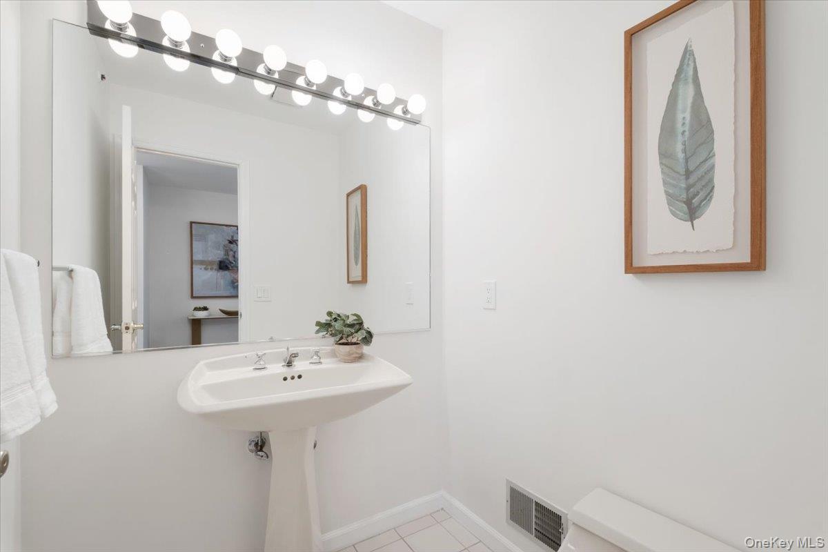 39 Alex Drive, White Plains, NY 10605