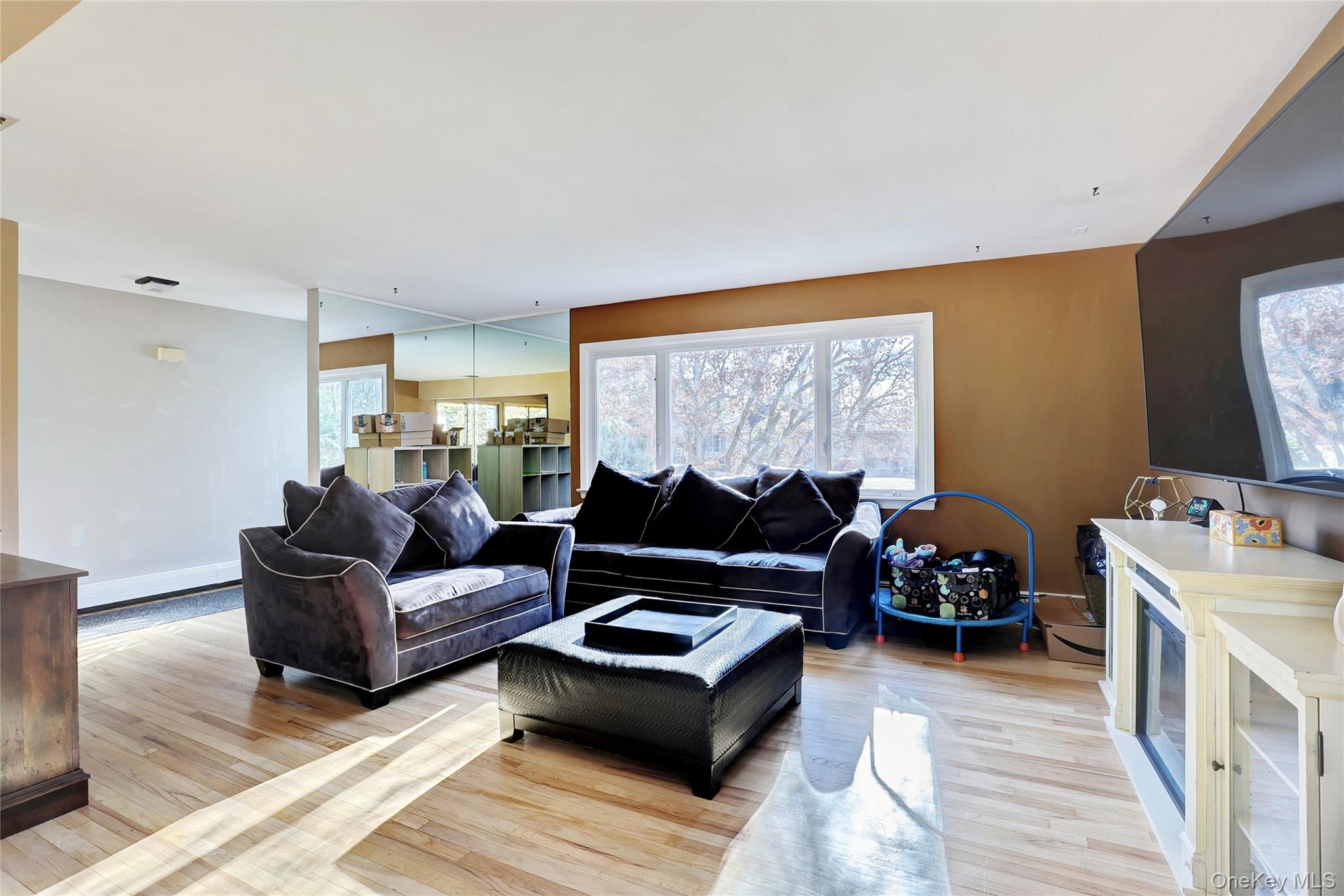 160 Pascack Road, Chestnut Ridge, NY 10965