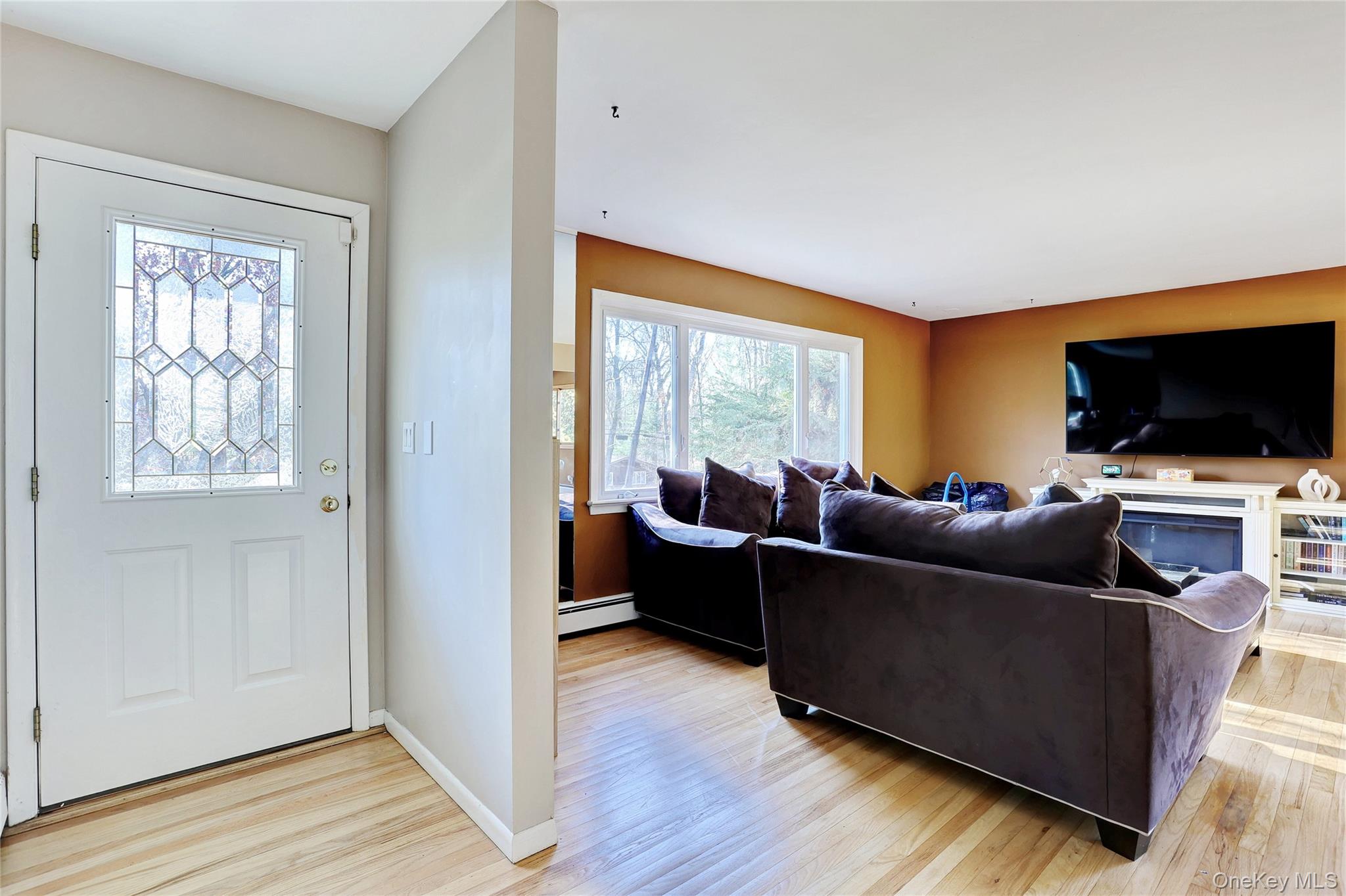 160 Pascack Road, Chestnut Ridge, NY 10965