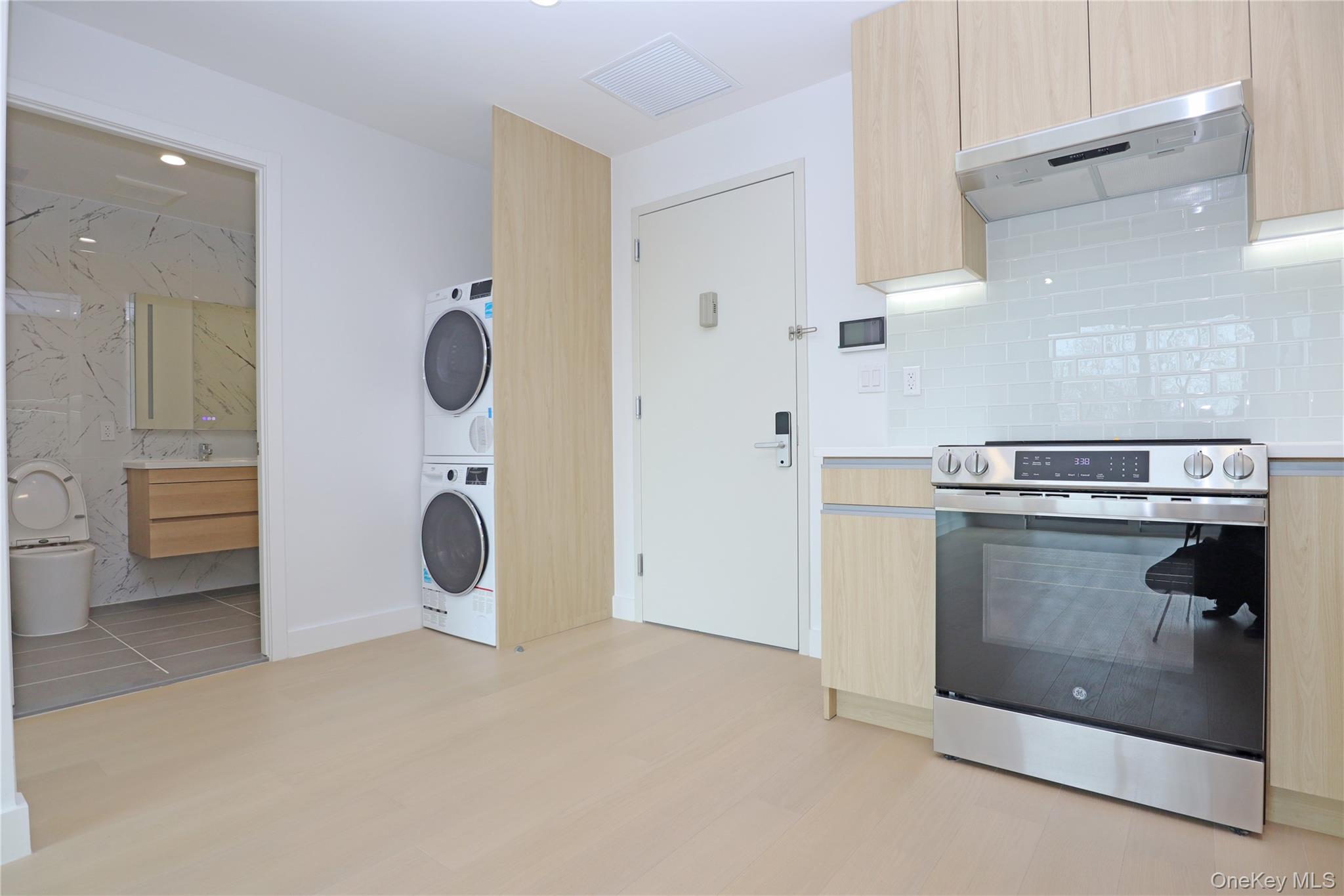 15002 Northern Bloulevard # 3F, Flushing, NY 11354