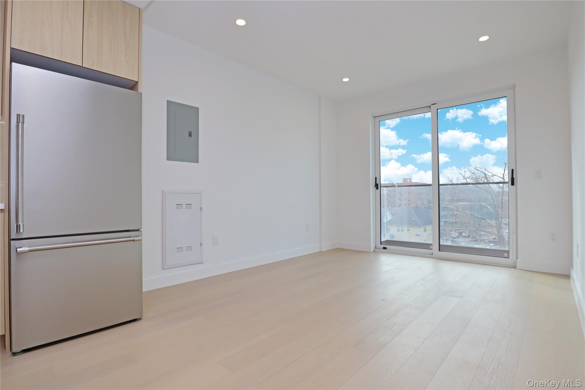 15002 Northern Bloulevard # 3F, Flushing, NY 11354
