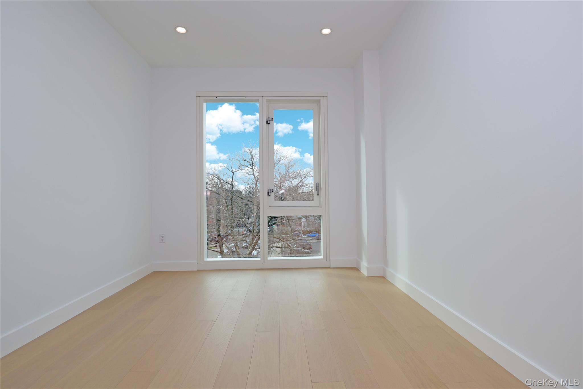 15002 Northern Bloulevard # 3F, Flushing, NY 11354