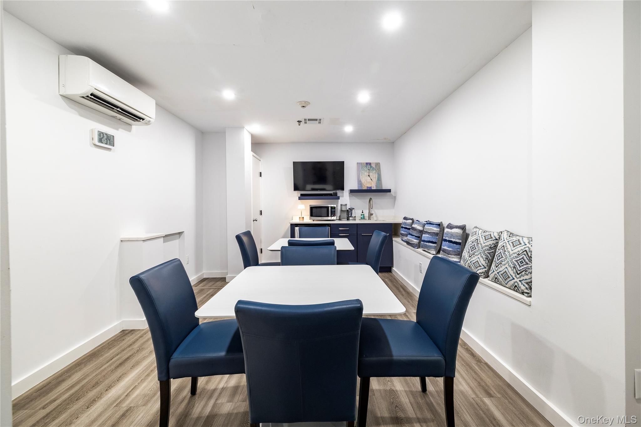 360 Shore Road # 8L, Long Beach, NY 11561