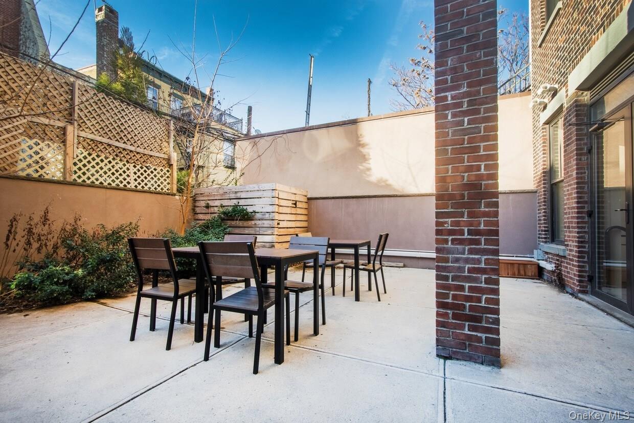 114 Greenpoint Avenue, Brooklyn, NY 11222