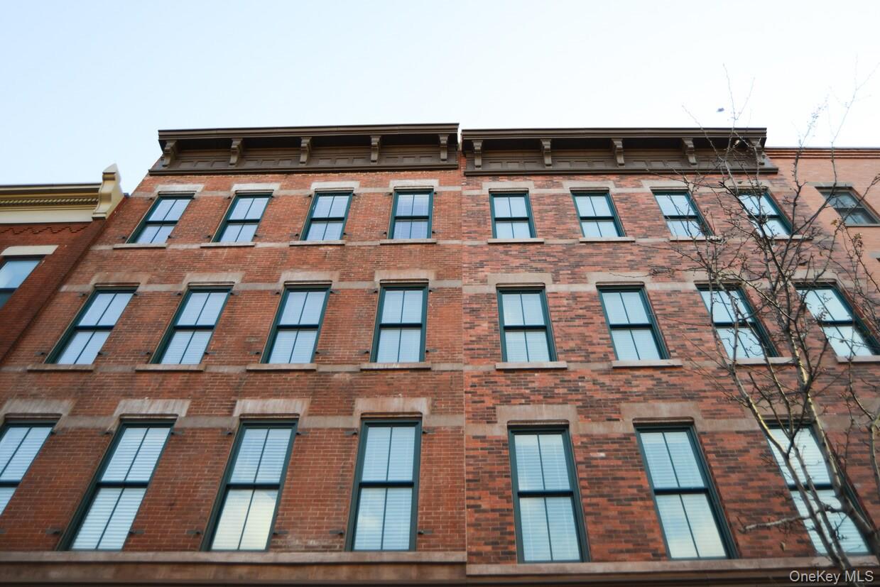 114 Greenpoint Avenue, Brooklyn, NY 11222