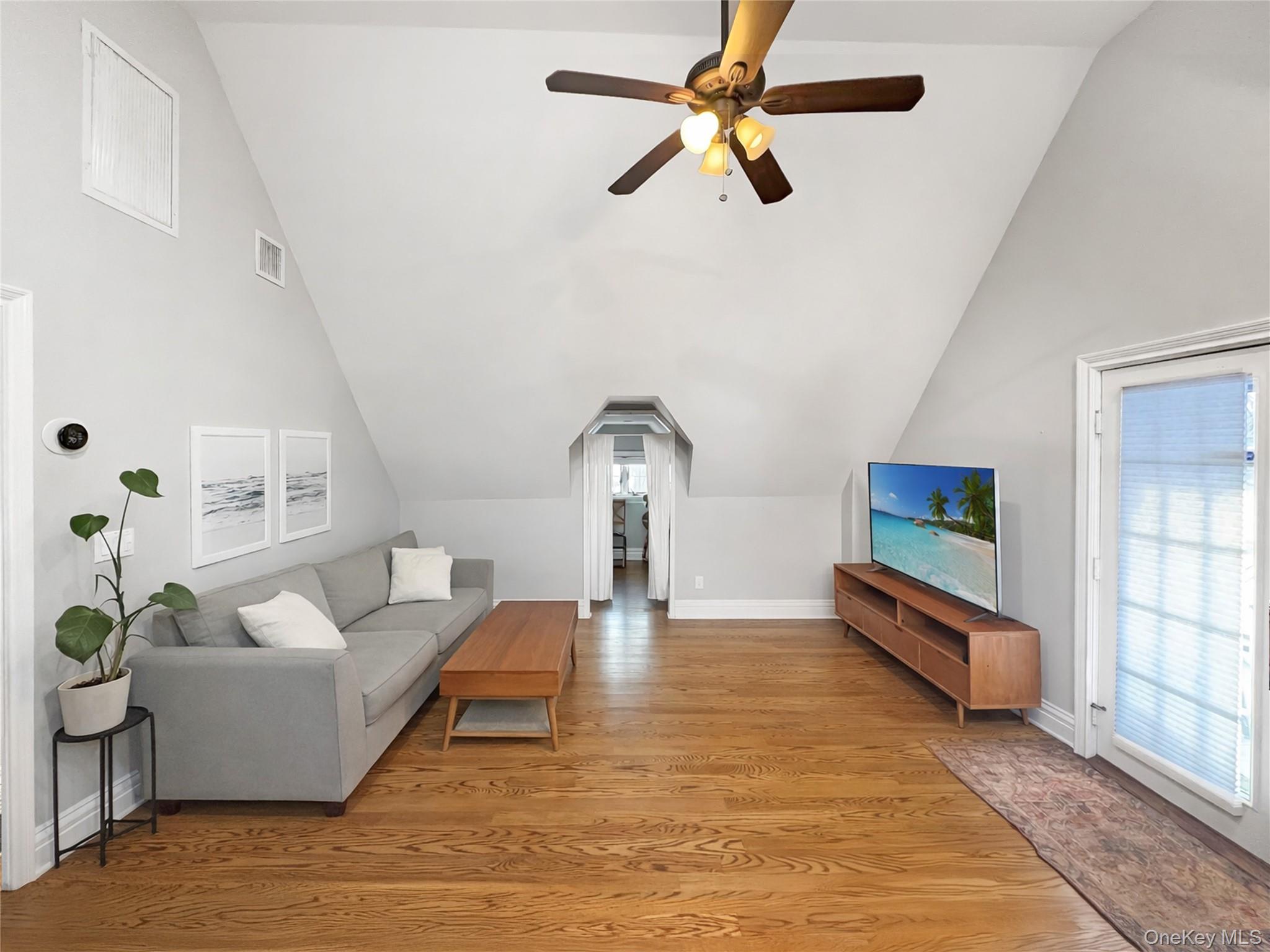 104 Woolsey Avenue # 2, Glen Cove, NY 11542