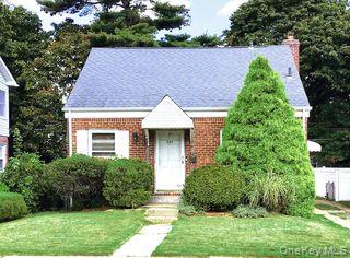 37 Jara Court, New Hyde Park, NY 11001