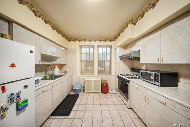 41-71 Gleane Street, Elmhurst, NY 11373