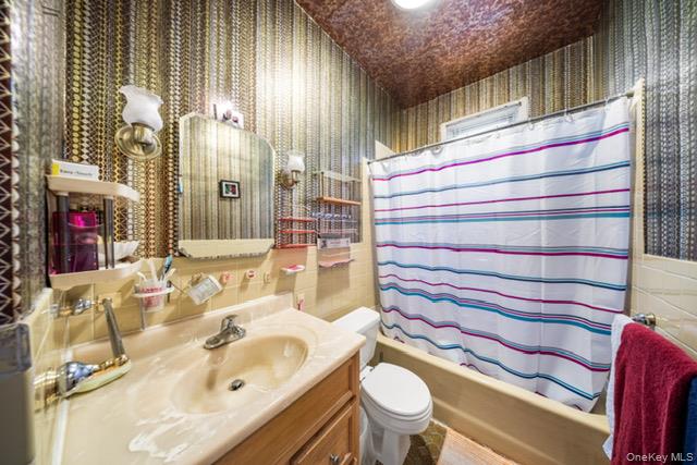 41-71 Gleane Street, Elmhurst, NY 11373