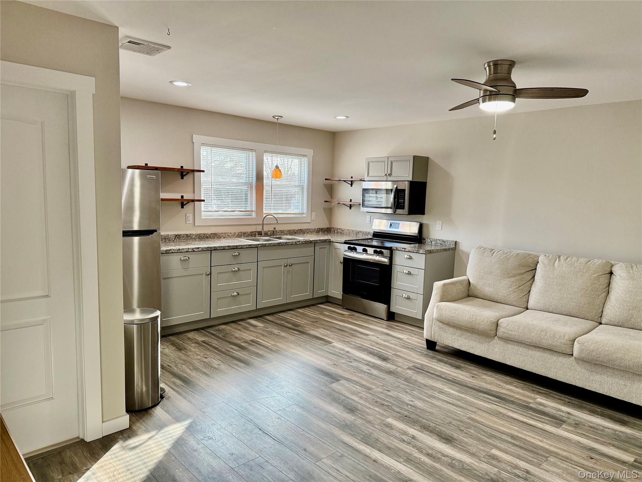 341 Main Street # 1B, Islip, NY 11751