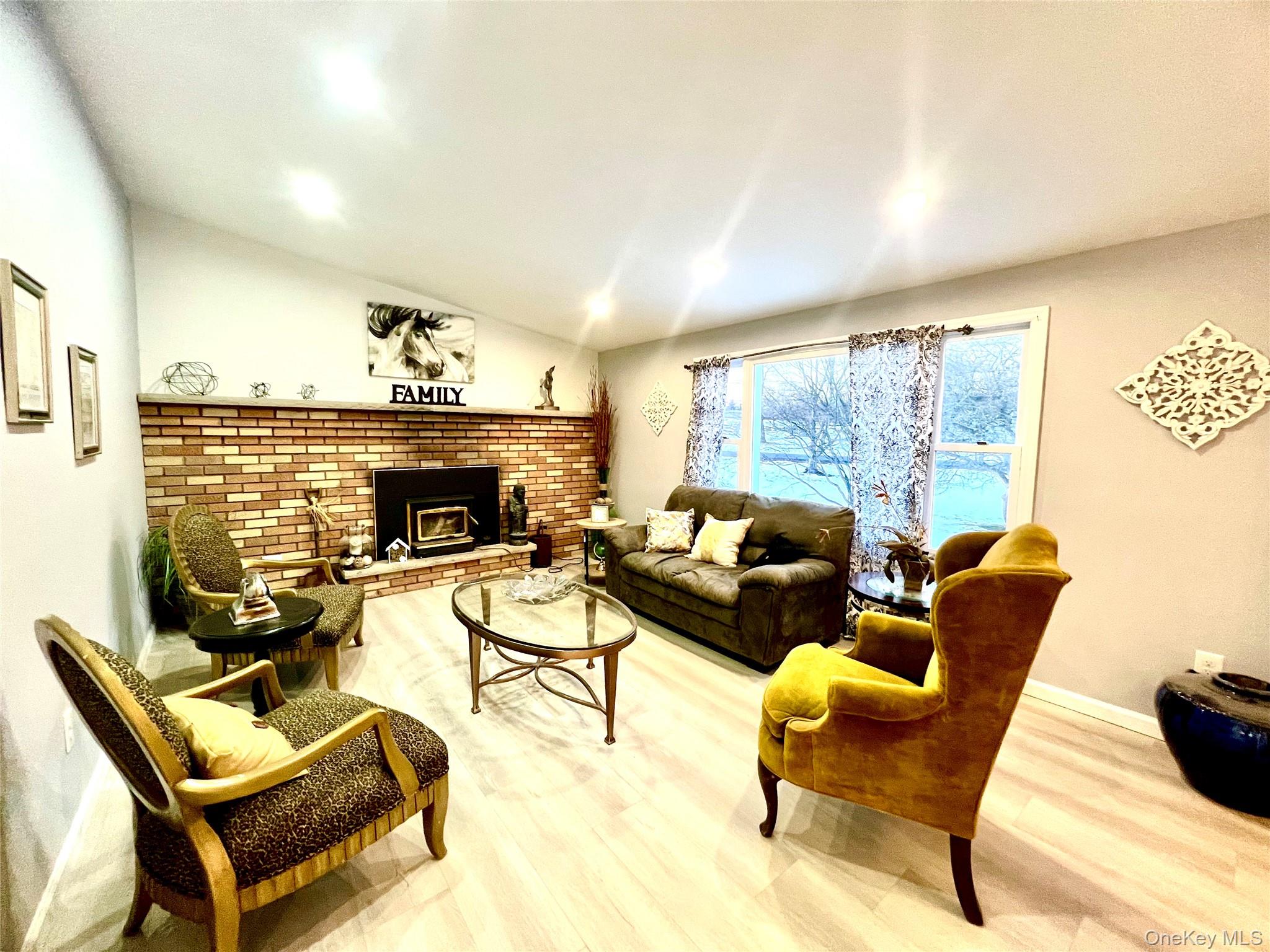 17 Dunthorne Drive, Pine Bush, NY 12721