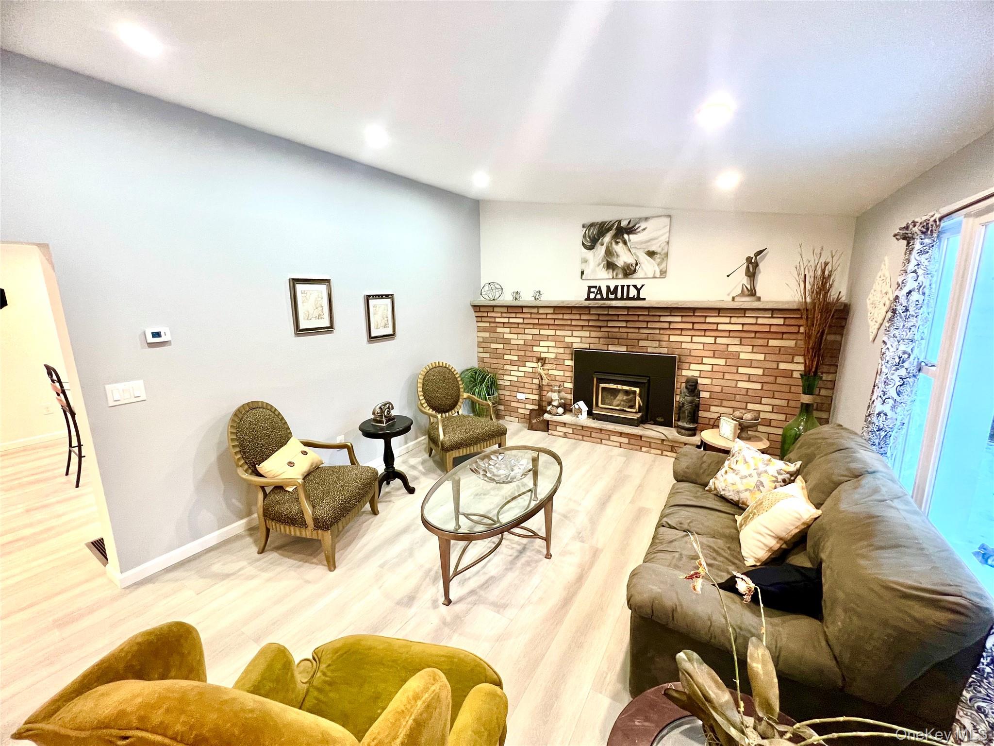 17 Dunthorne Drive, Pine Bush, NY 12721