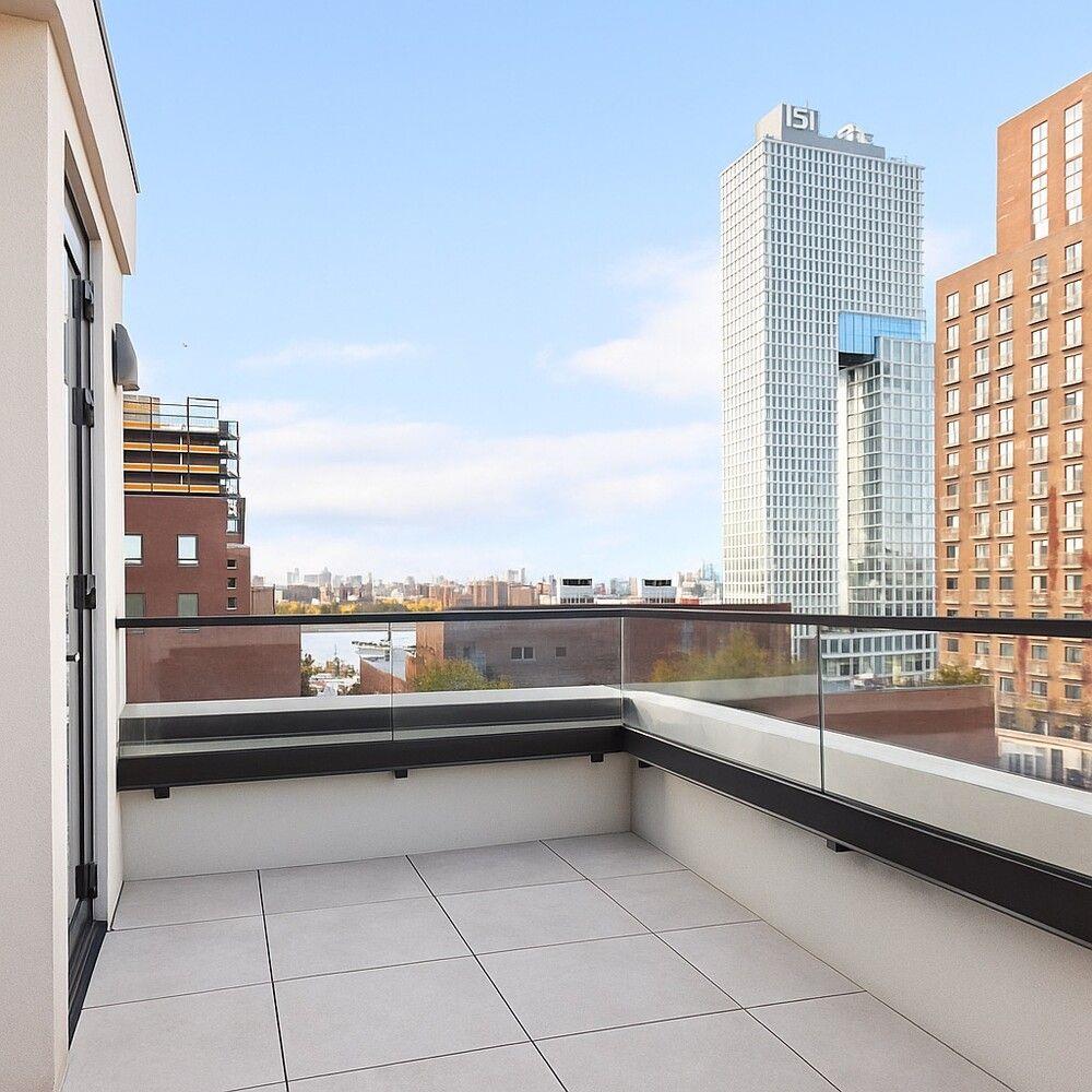 76 S 2ND Street, Brooklyn, NY 11249