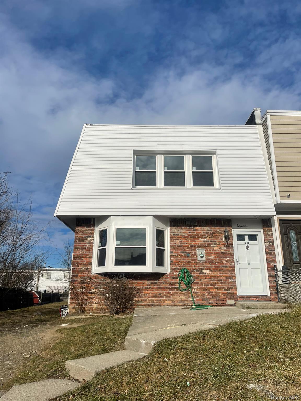 18 Chaucer Court, Middletown, NY 10941