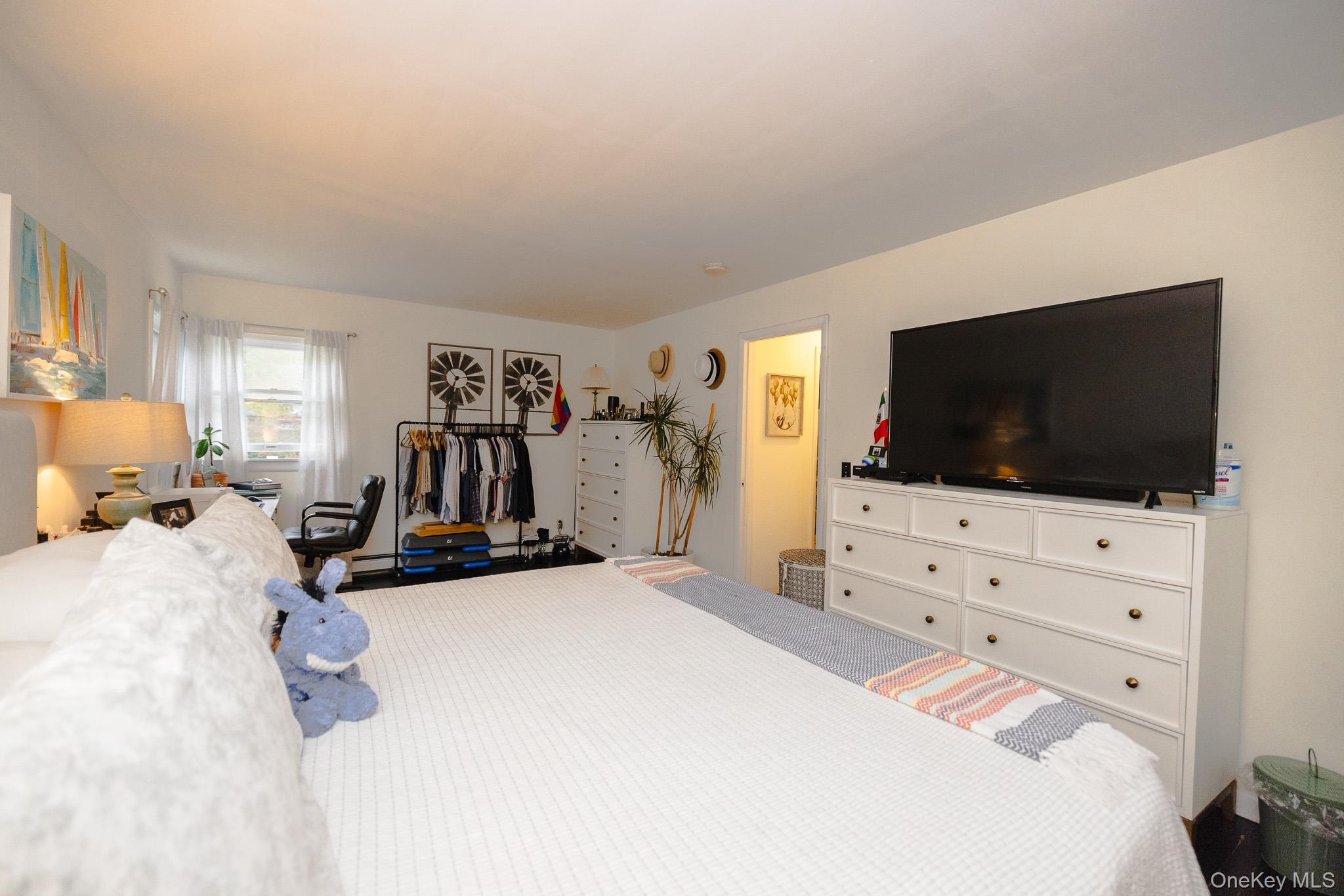 94 Kings Drive, Riverhead, NY 11901