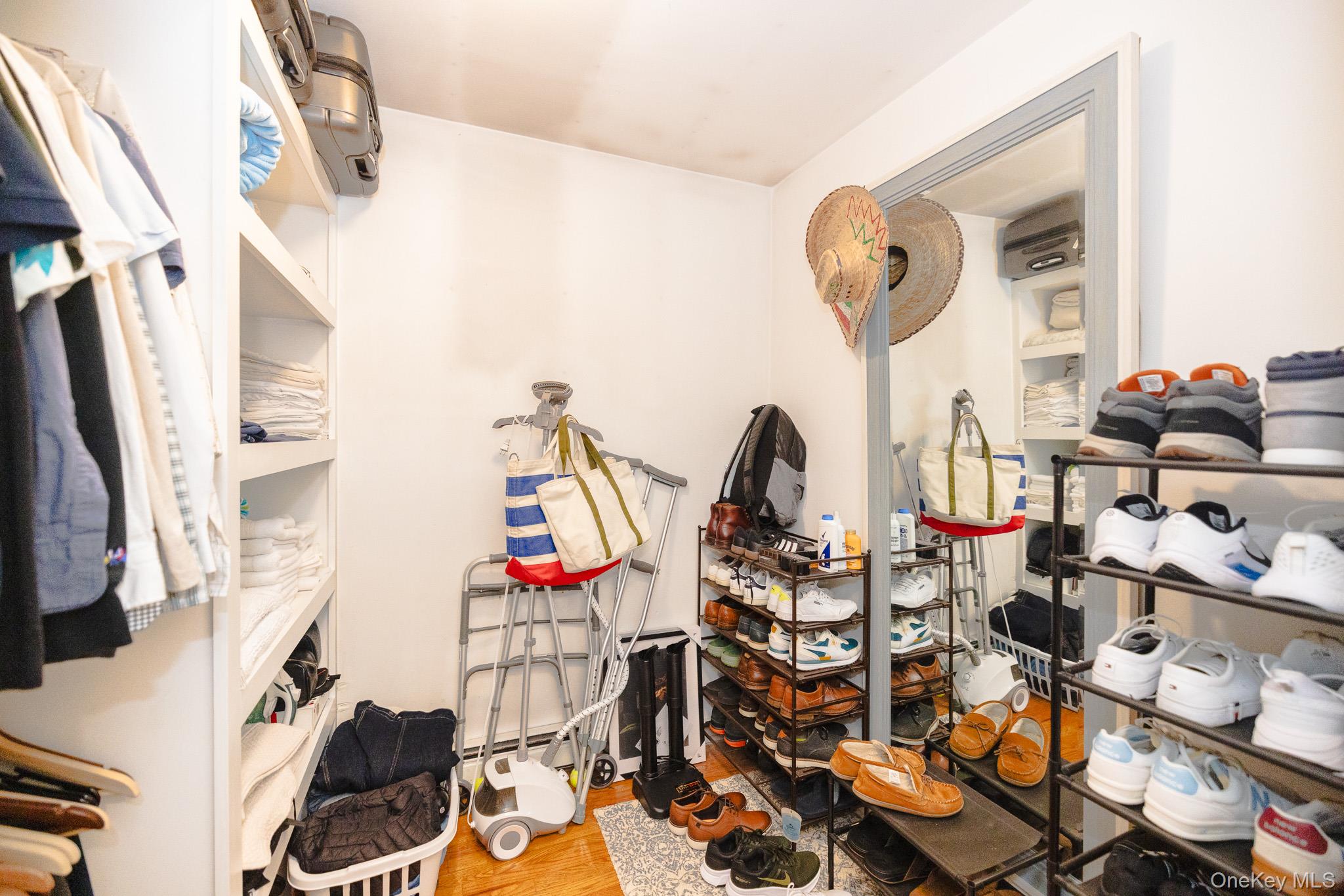 94 Kings Drive, Riverhead, NY 11901