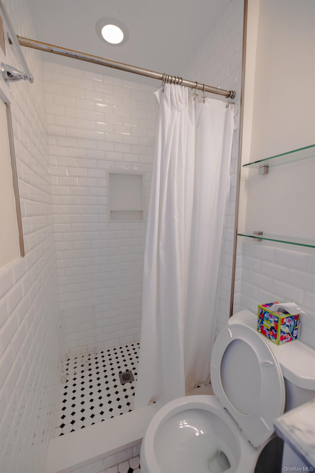 94 Kings Drive, Riverhead, NY 11901