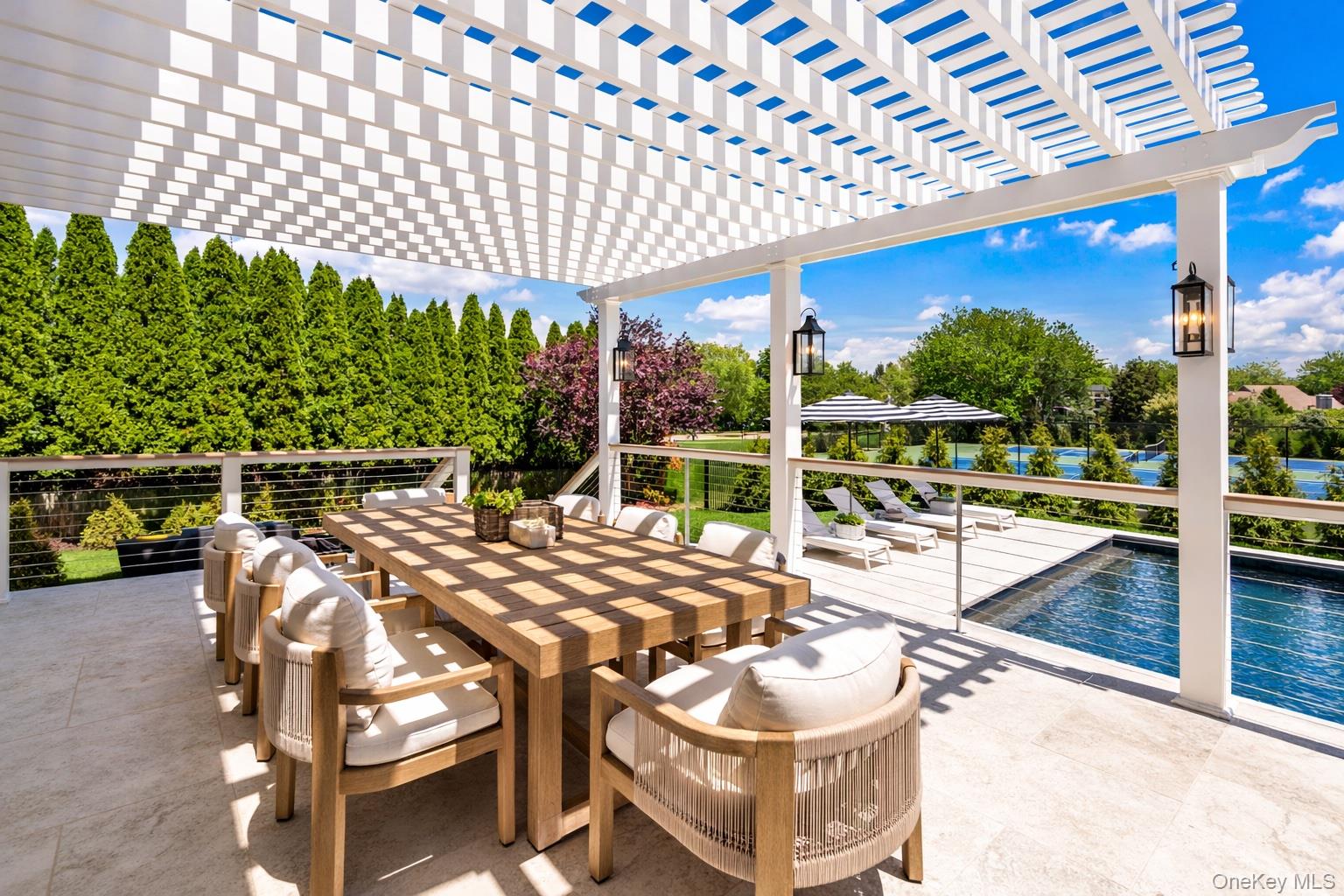 4 Carriage Lane, Southampton, NY 11968