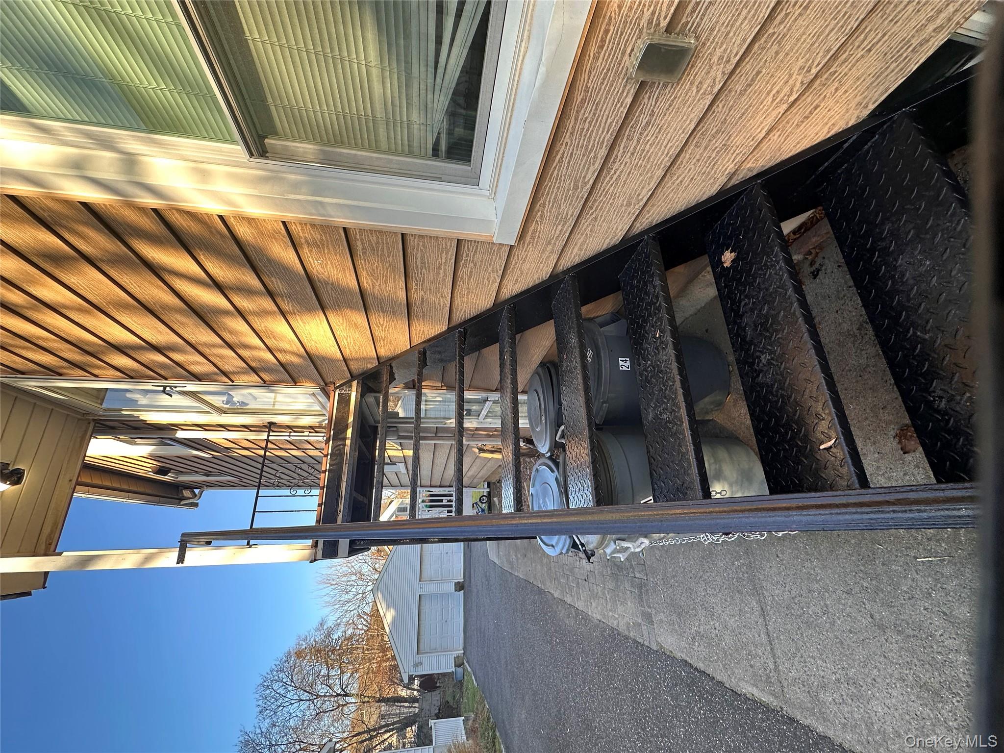 24 Kellogg Street, Oyster Bay, NY 11771