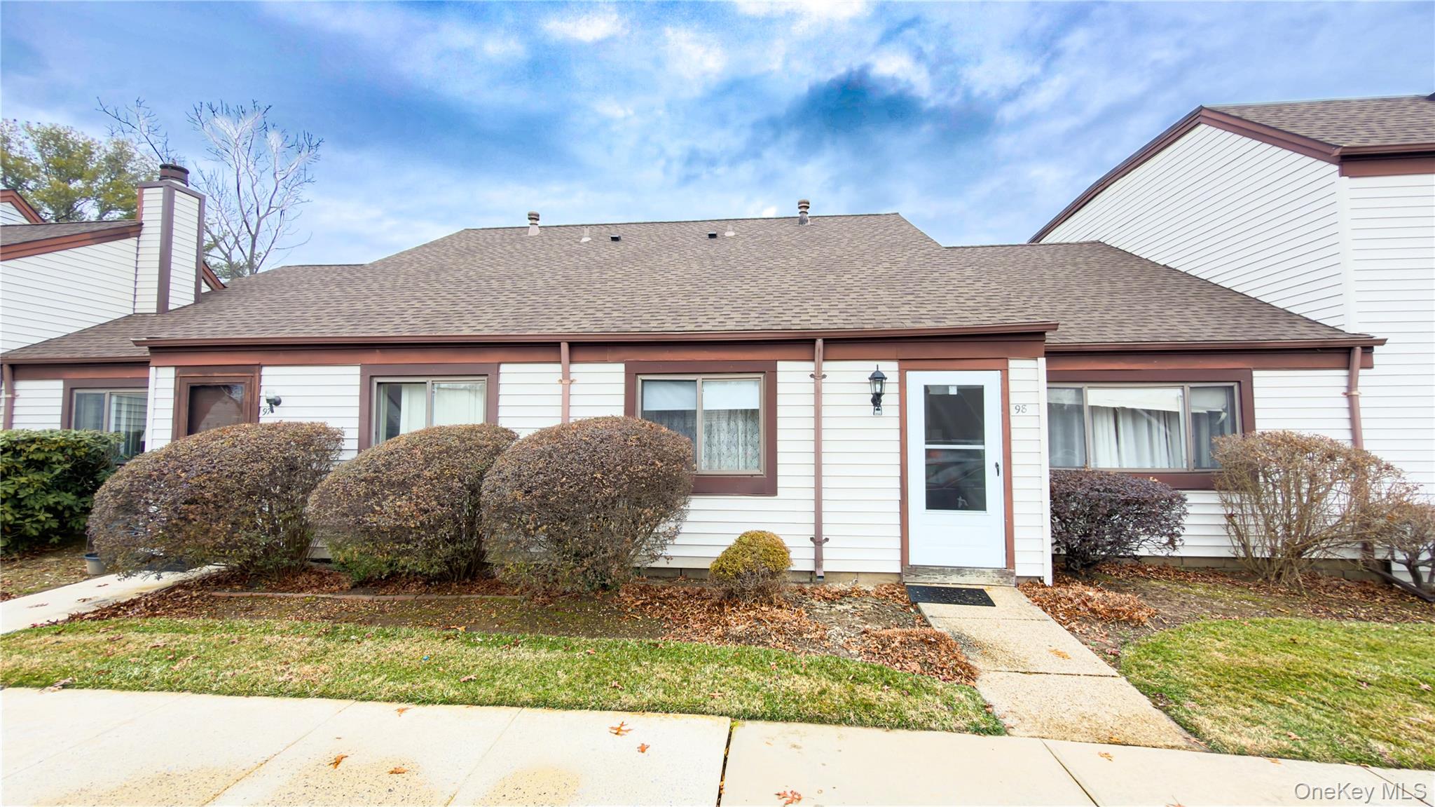 98 Whistler Court # 98, Middle Island, NY 11953