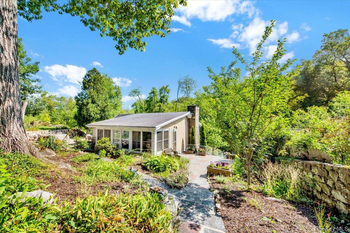 25 Evergreen Road, Putnam Valley, NY 10579