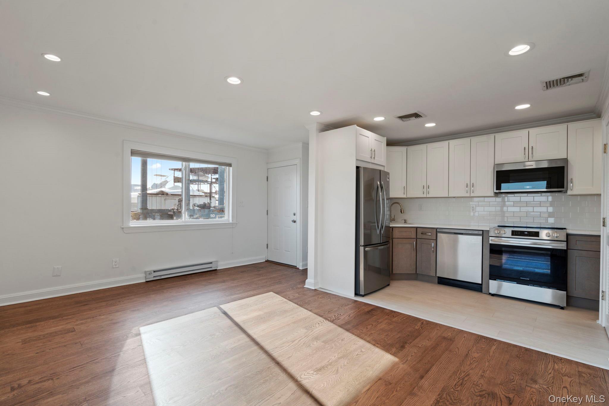 1 Anchorage # 101, Freeport, NY 11520