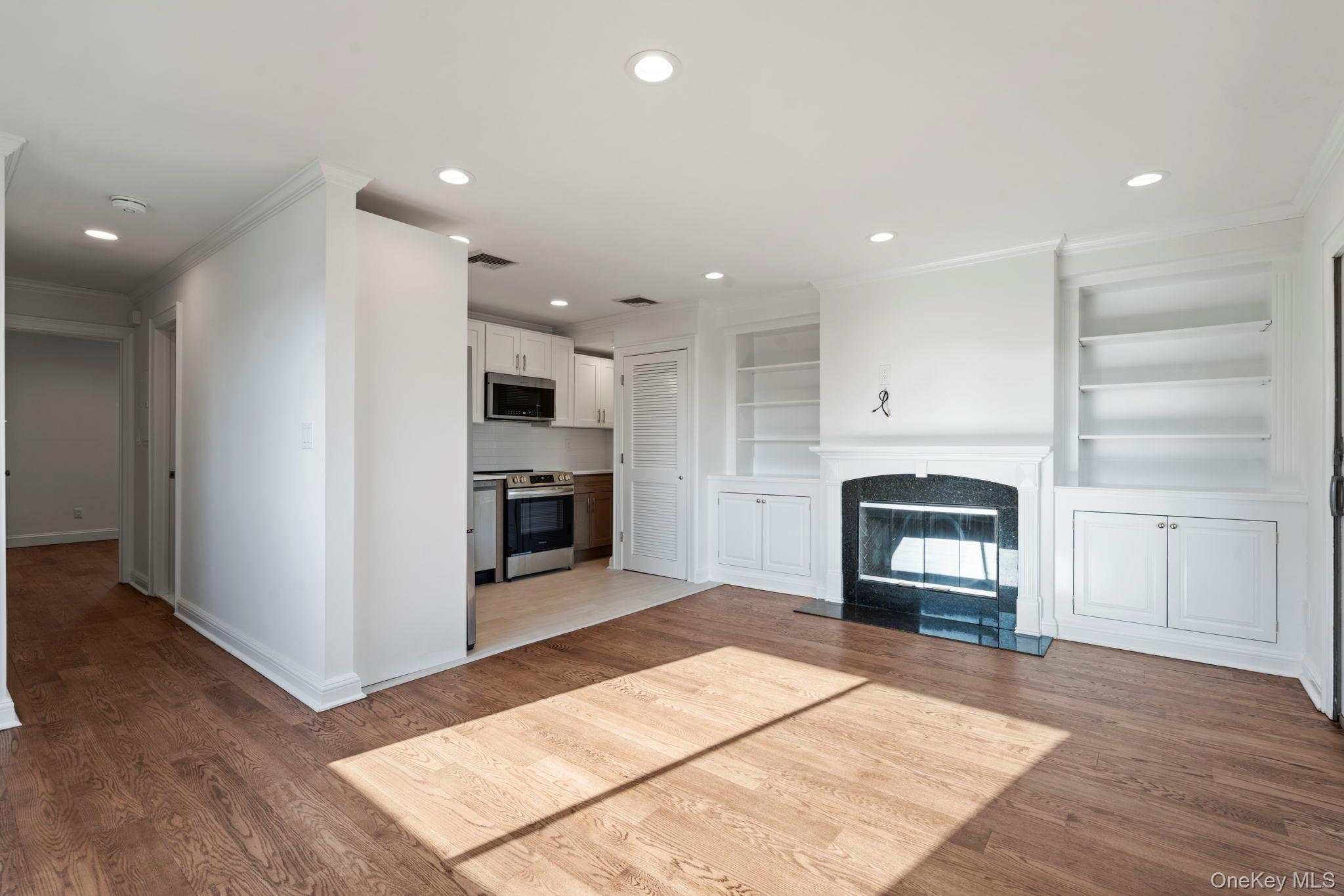 1 Anchorage # 101, Freeport, NY 11520