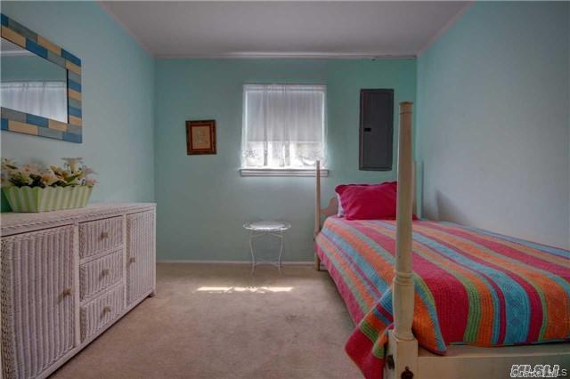 85 Jefferson Boulevard, Atlantic Beach, NY 11509