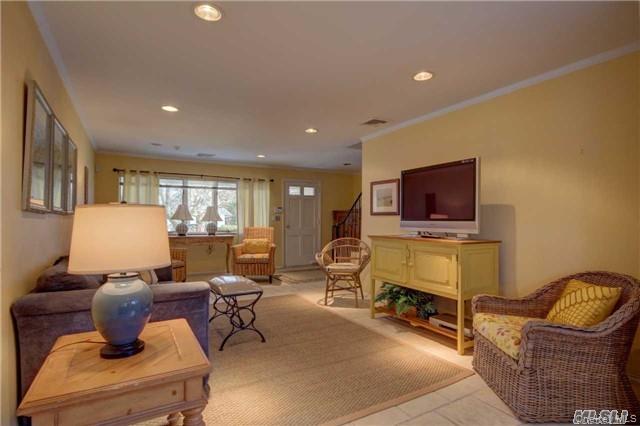 85 Jefferson Boulevard, Atlantic Beach, NY 11509